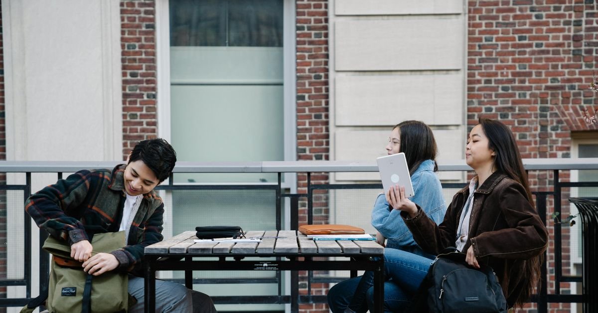 The Trendy Study Session Style         